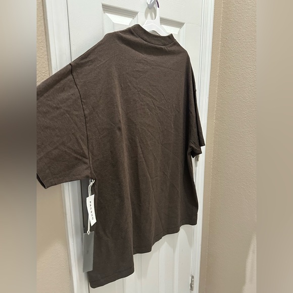 Essentials Fear of God T-shirt size Medium brown oversized NEW - Picture 13 of 14